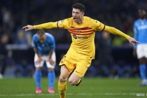 九游娱乐-关于莱万多夫斯基迎来十赛季出色发挥，巴黎圣日耳曼观众热烈欢呼！热度持续攀升的信息