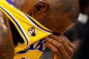 九游娱乐-关于詹姆斯回归赛场，战术调整首场状态亮眼，巴黎圣日耳曼观众沸腾！的信息